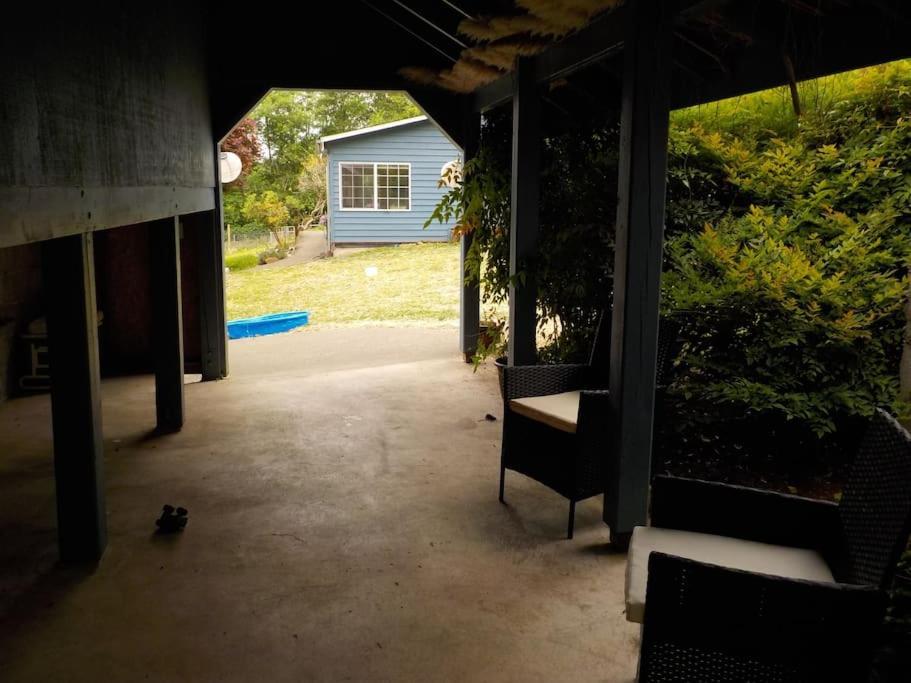 Oceanfront Studio/Loft: Alpacas, Oysters & Kayaks Shelton Εξωτερικό φωτογραφία